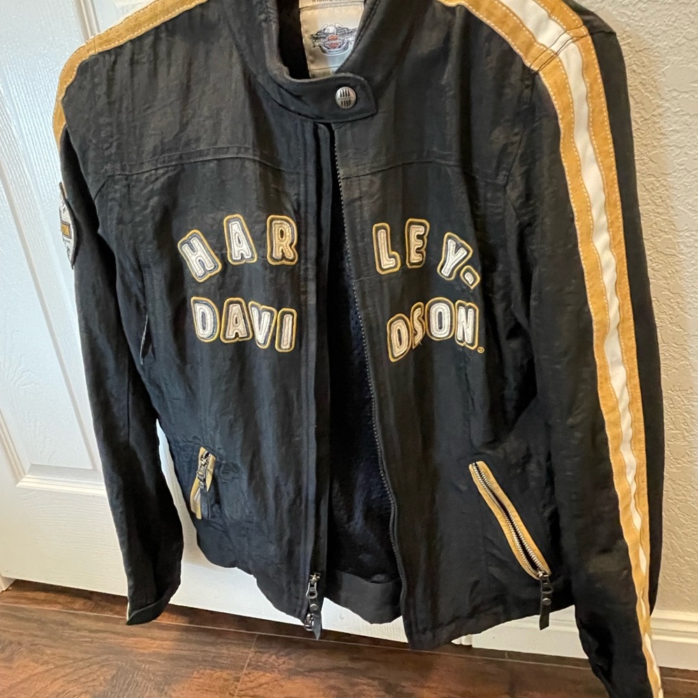 Lightweight women’s medium Harley-Davidson Jacket